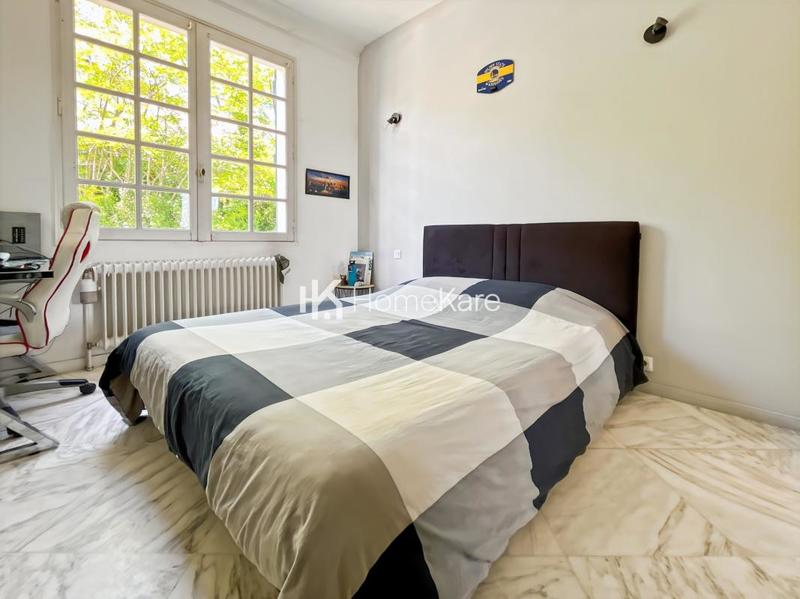 Appartement - 160 m² - 4 pièces