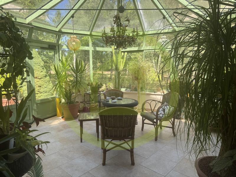 Propriété - 305 m² - 13 pièces