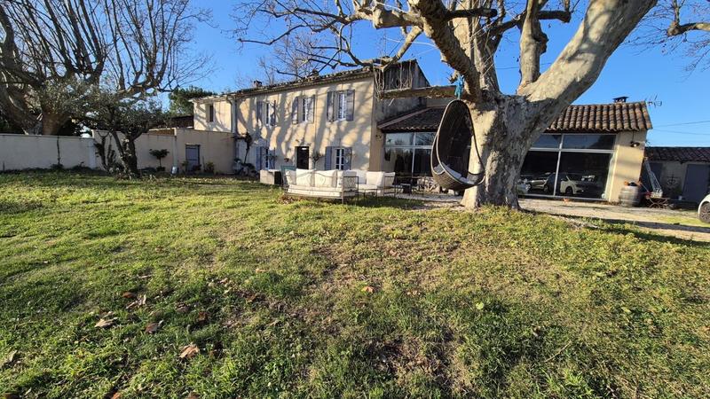 Maison - 255 m² - 8 pièces