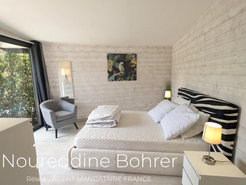 Maison - 262 m² - 7 pièces