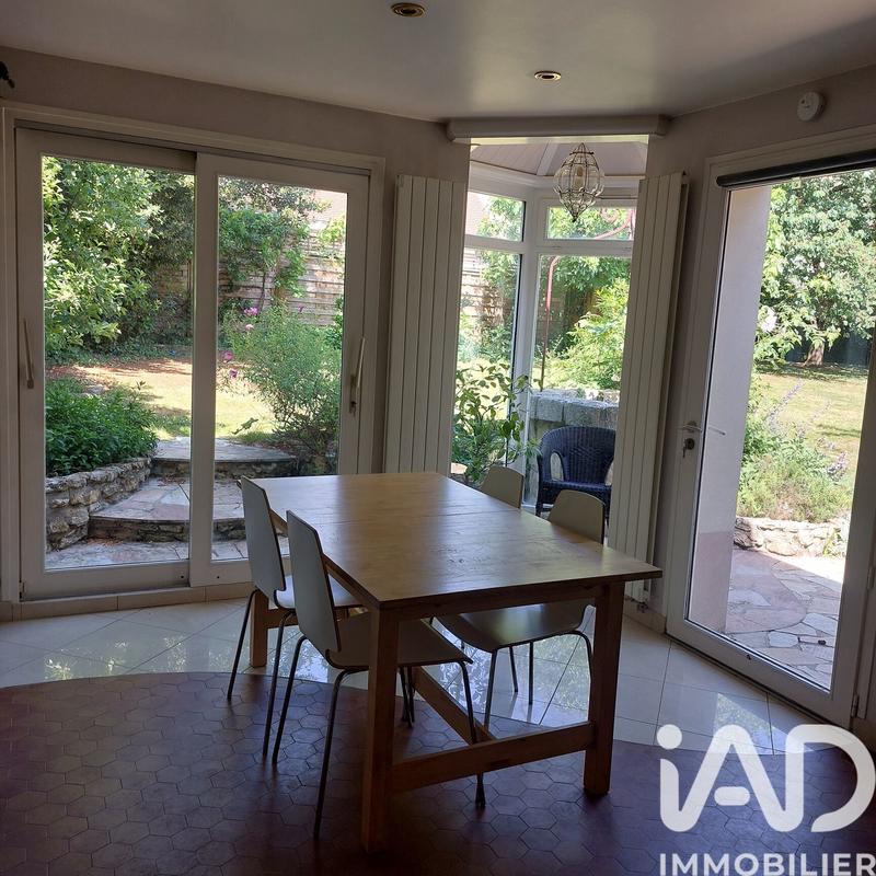 Maison - 215 m² - 8 pièces