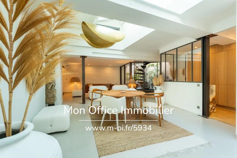 Loft - 140 m² - 4 pièces