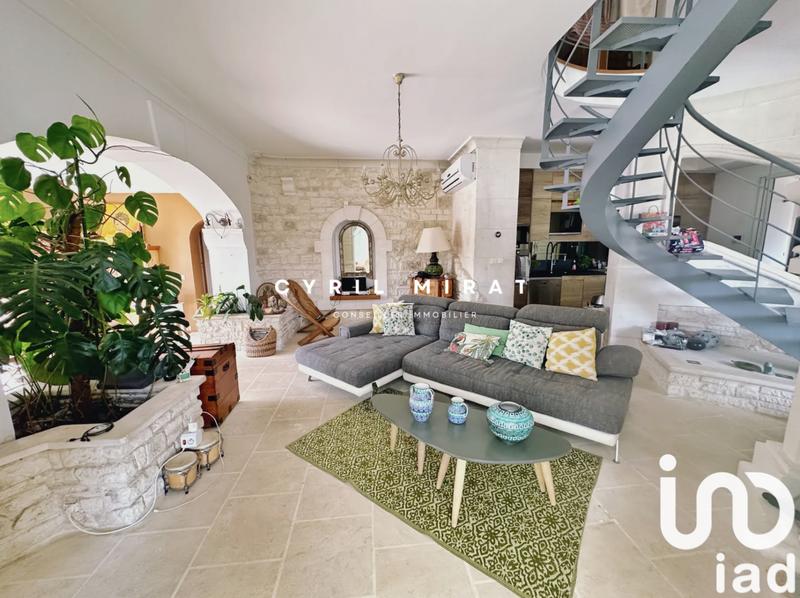 Maison - 227 m² - 8 pièces