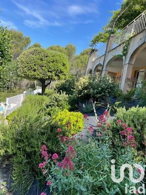 Maison - 237 m² - 7 pièces