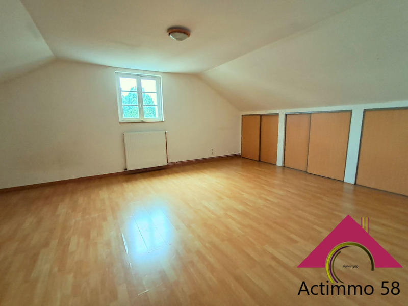 Maison - 203 m² - 10 pièces