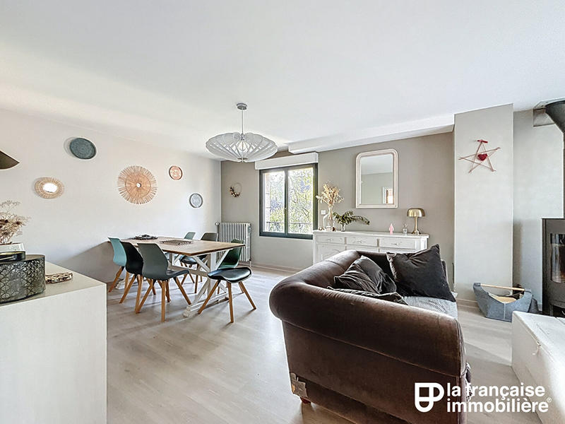 Maison - 181 m² - 8 pièces