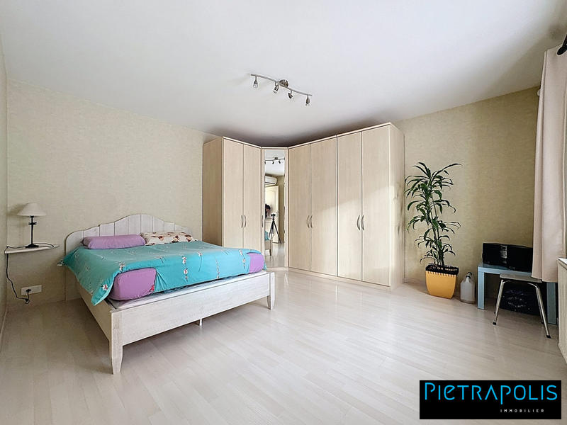 Maison - 94 m² - 6 pièces