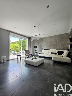 Maison - 210 m² - 5 pièces