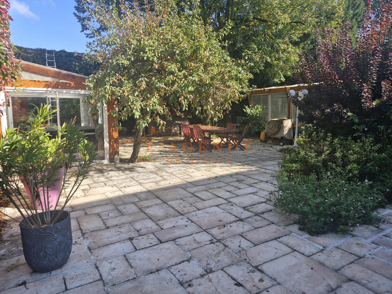 Propriété - 361 m² - 12 pièces