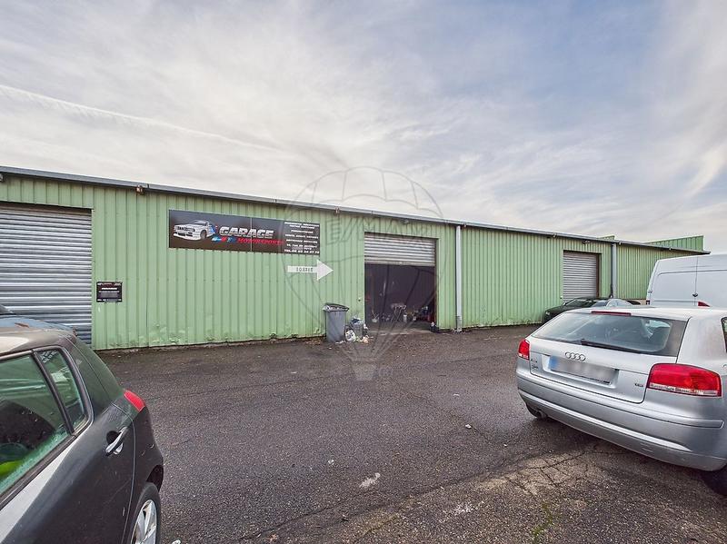 Magasins - 475 m² - 1 pièce