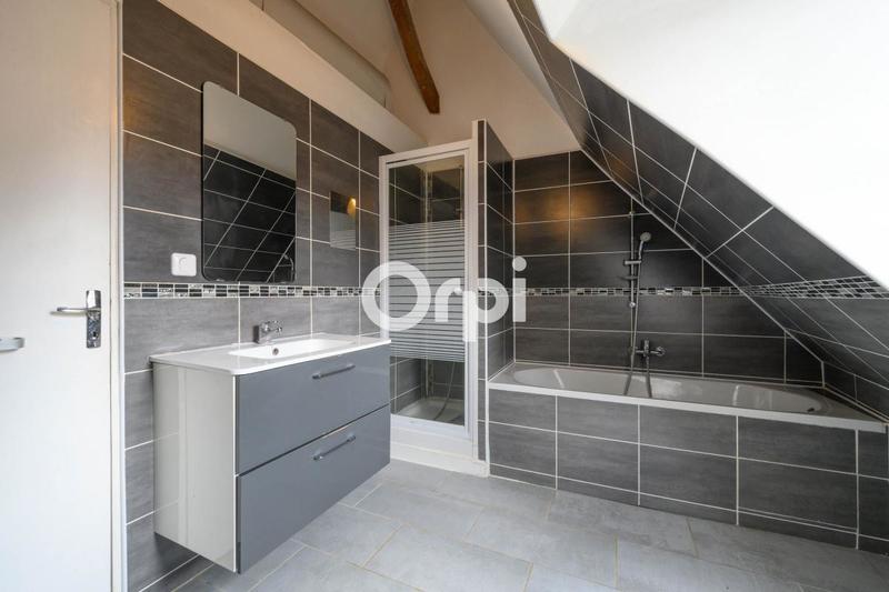 Maison - 95 m² - 5 pièces
