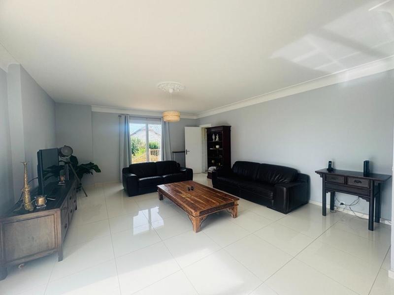 Maison - 233 m² - 6 pièces