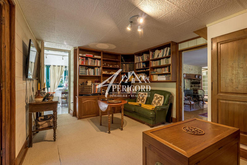 Maison - 227 m² - 14 pièces