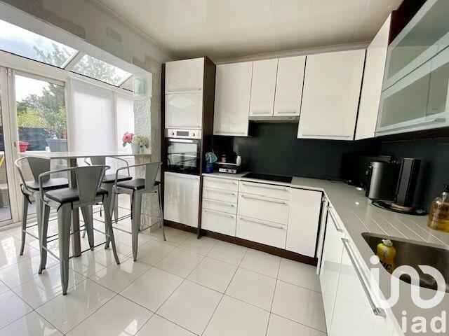 Maison - 121 m² - 5 pièces