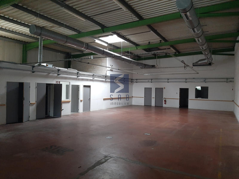 Local commercial - 319 m²