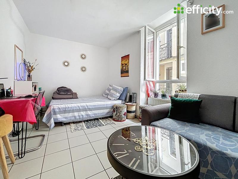 Immeuble - 203 m² - 9 pièces