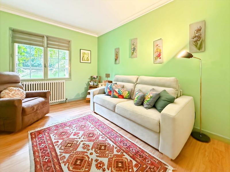 Maison - 180 m² - 8 pièces