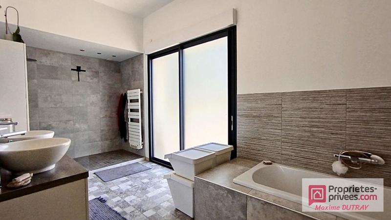 Maison - 210 m² - 6 pièces