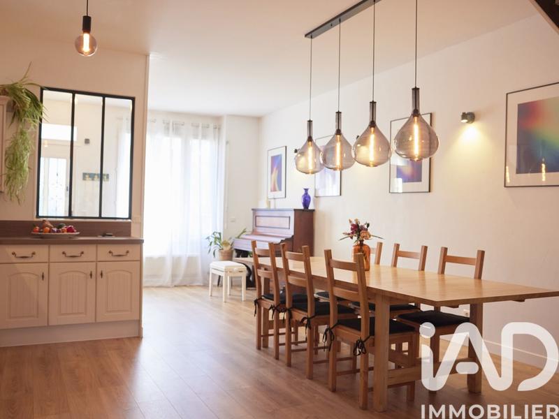 Maison - 180 m² - 7 pièces