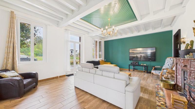 Maison - 256 m² - 9 pièces