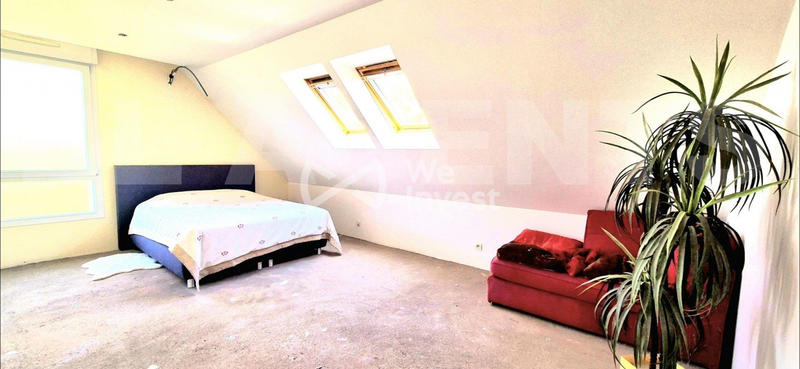 Maison - 222 m² - 8 pièces