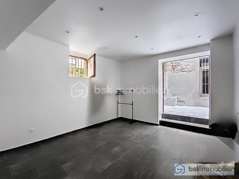 Immeuble - 211 m² - 6 pièces