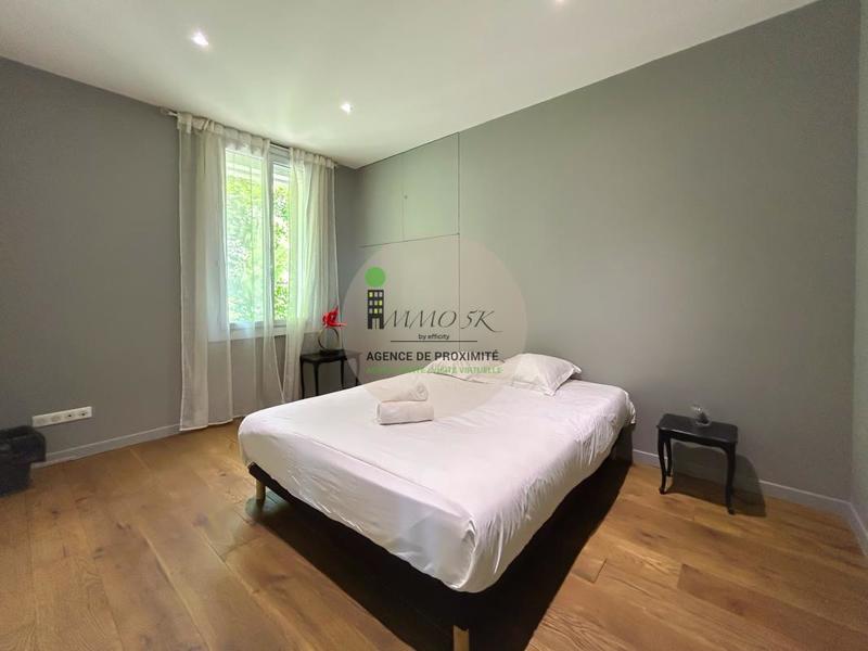 Maison - 211 m² - 8 pièces