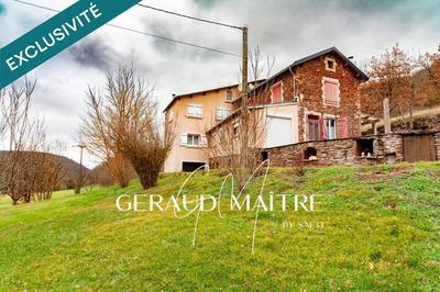 Maison - 236 m² - 11 pièces