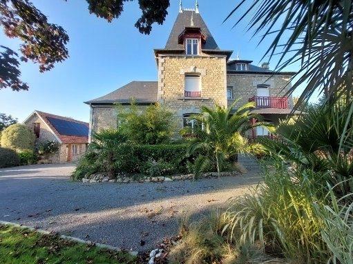 Maison - 217 m² - 10 pièces