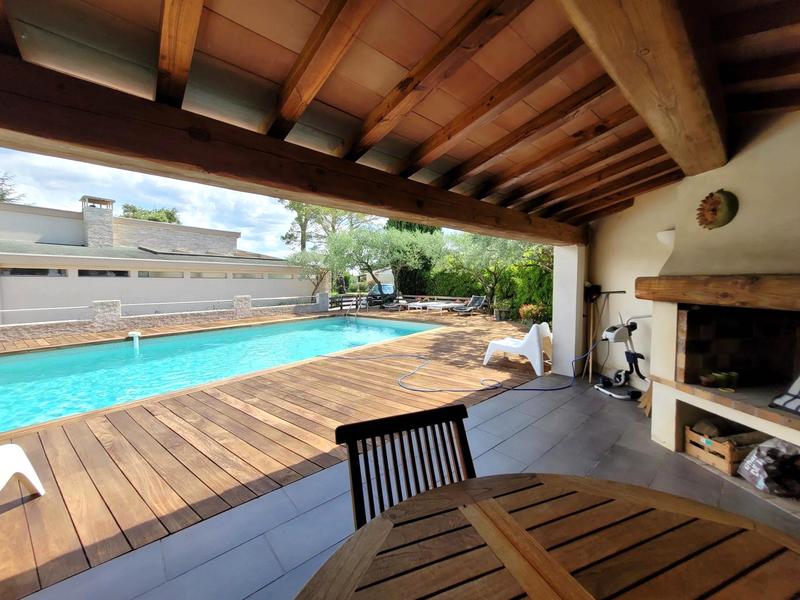 Villa - 207 m² - 9 pièces