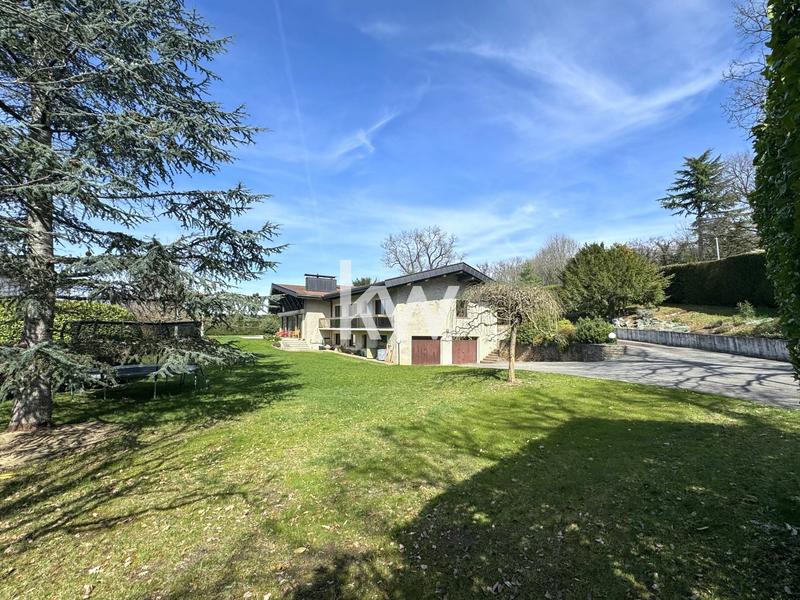 Maison - 321 m² - 11 pièces