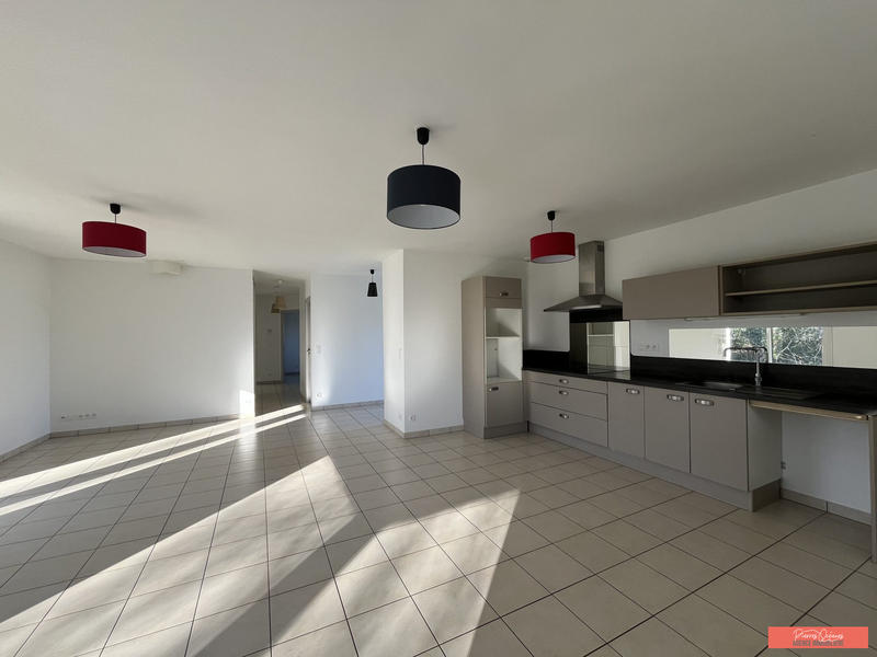 Maison - 93 m² - 4 pièces