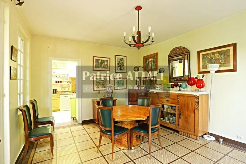 Maison - 420 m² - 12 pièces