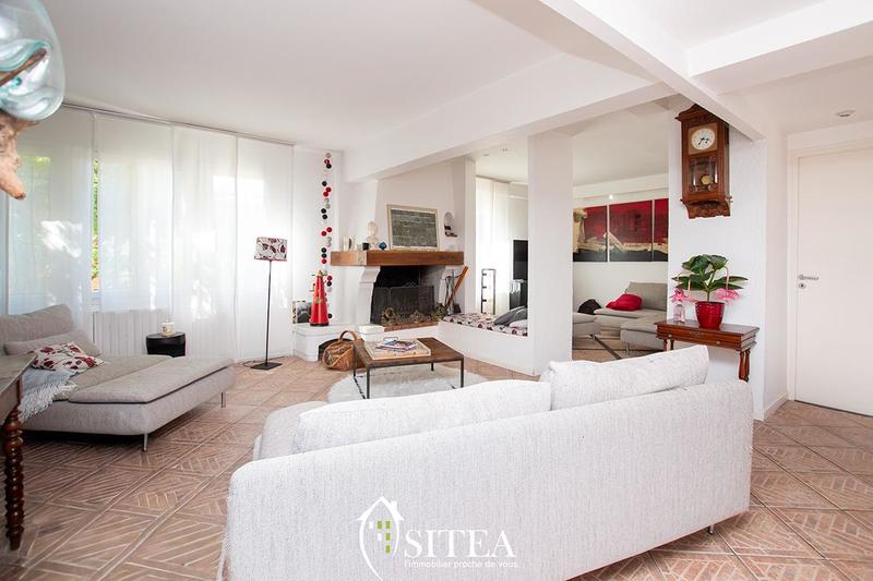 Maison - 209 m² - 5 pièces