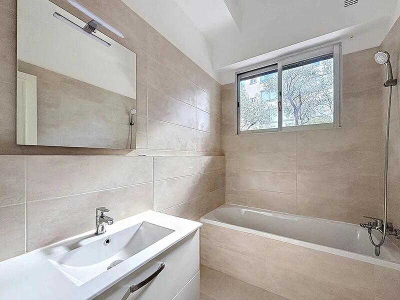 Appartement - 98 m² - 4 pièces