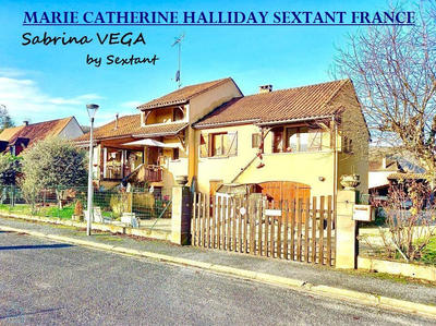 Maison - 225 m² - 19 pièces