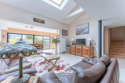 Maison - 164 m² - 6 pièces