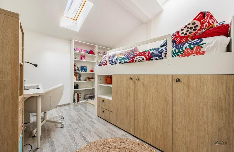 Appartement - 99 m² - 4 pièces