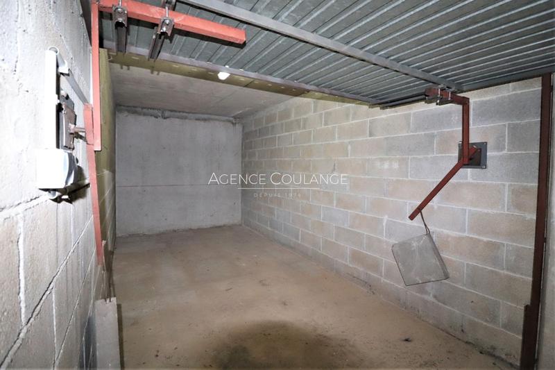 Parking / Garage - 13 m²