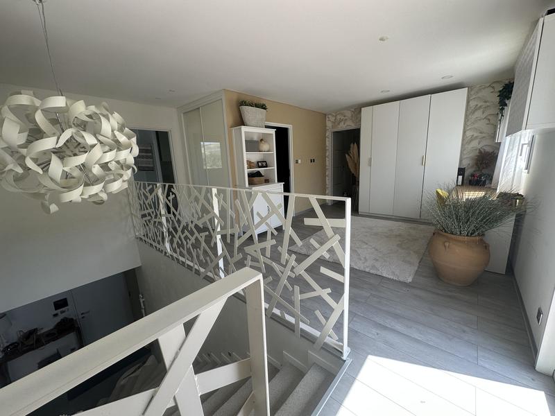 Propriété - 206 m² - 7 pièces