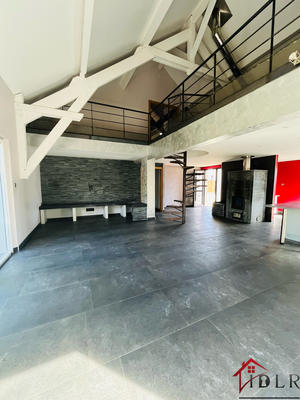 Maison - 240 m² - 7 pièces