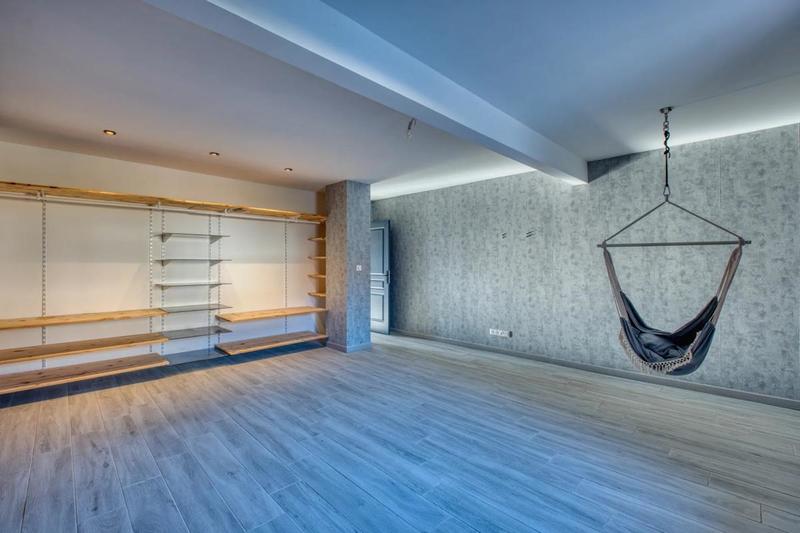 Maison - 270 m² - 9 pièces