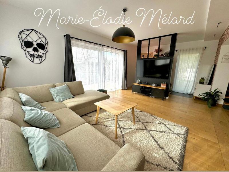 Maison - 250 m² - 10 pièces