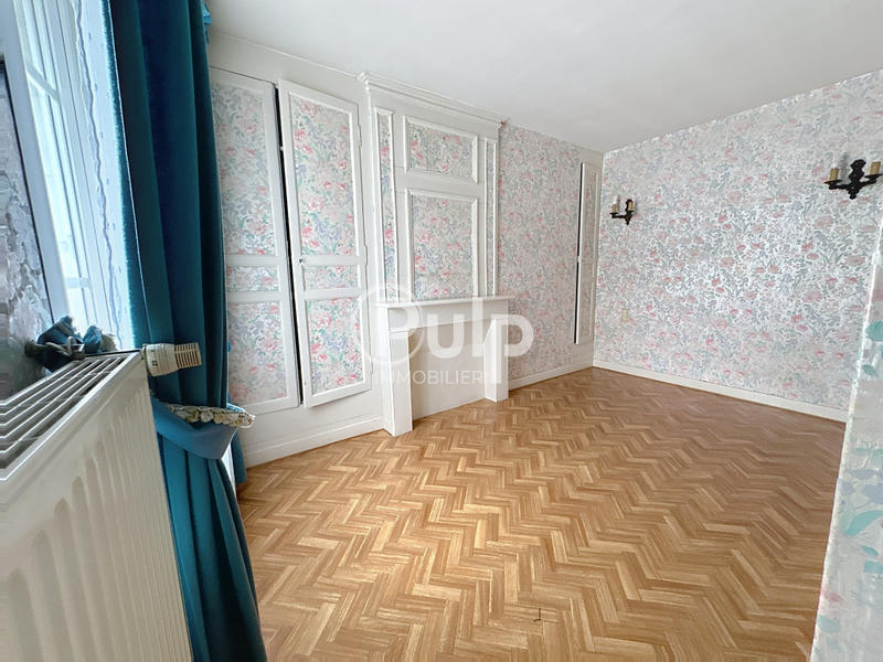 Maison de maîtres - 65 m² - 8 pièces