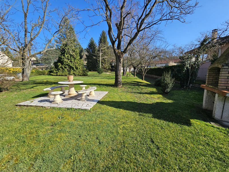 Propriété - 250 m² - 5 pièces