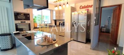 Maison - 165 m² - 8 pièces