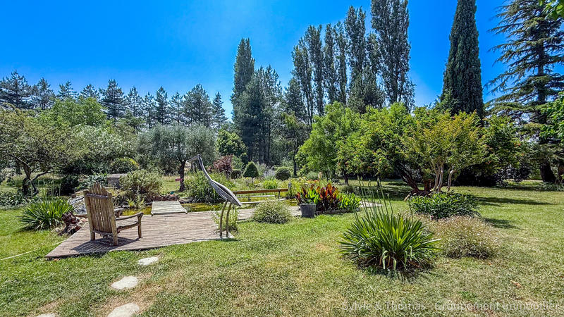 Mas - 327 m² - 8 pièces