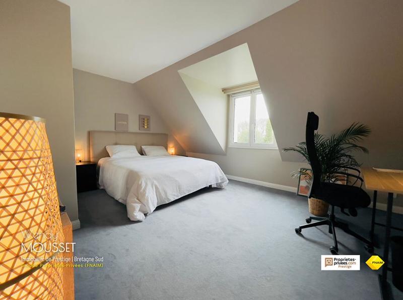 Maison - 285 m² - 8 pièces