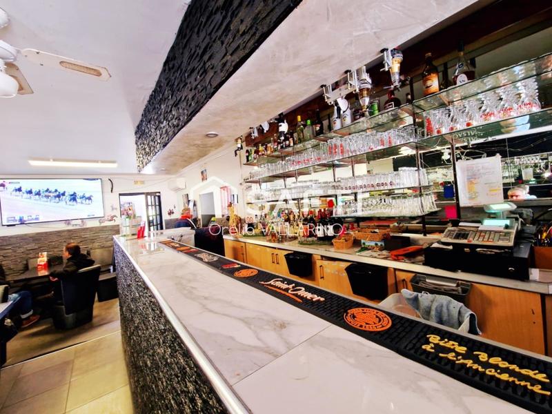 Local commercial - 237 m²