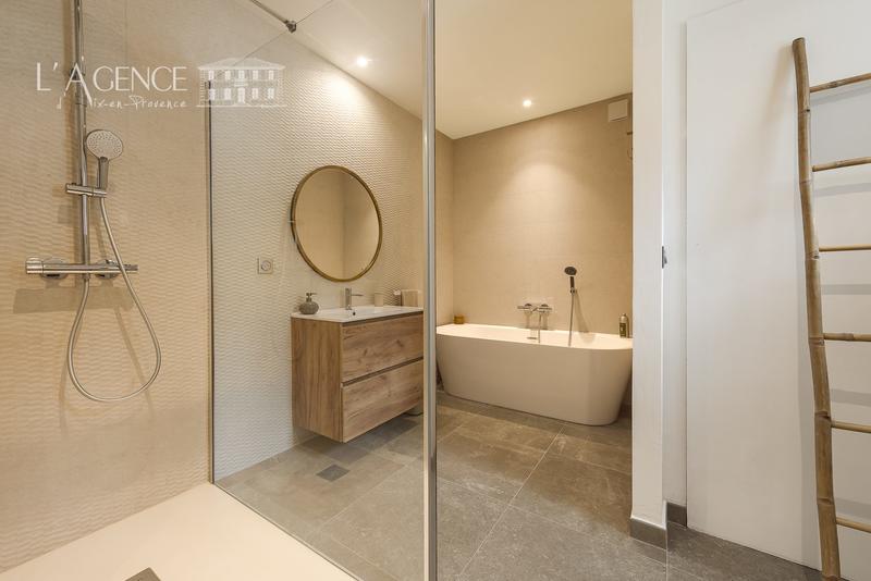 Maison - 276 m² - 8 pièces